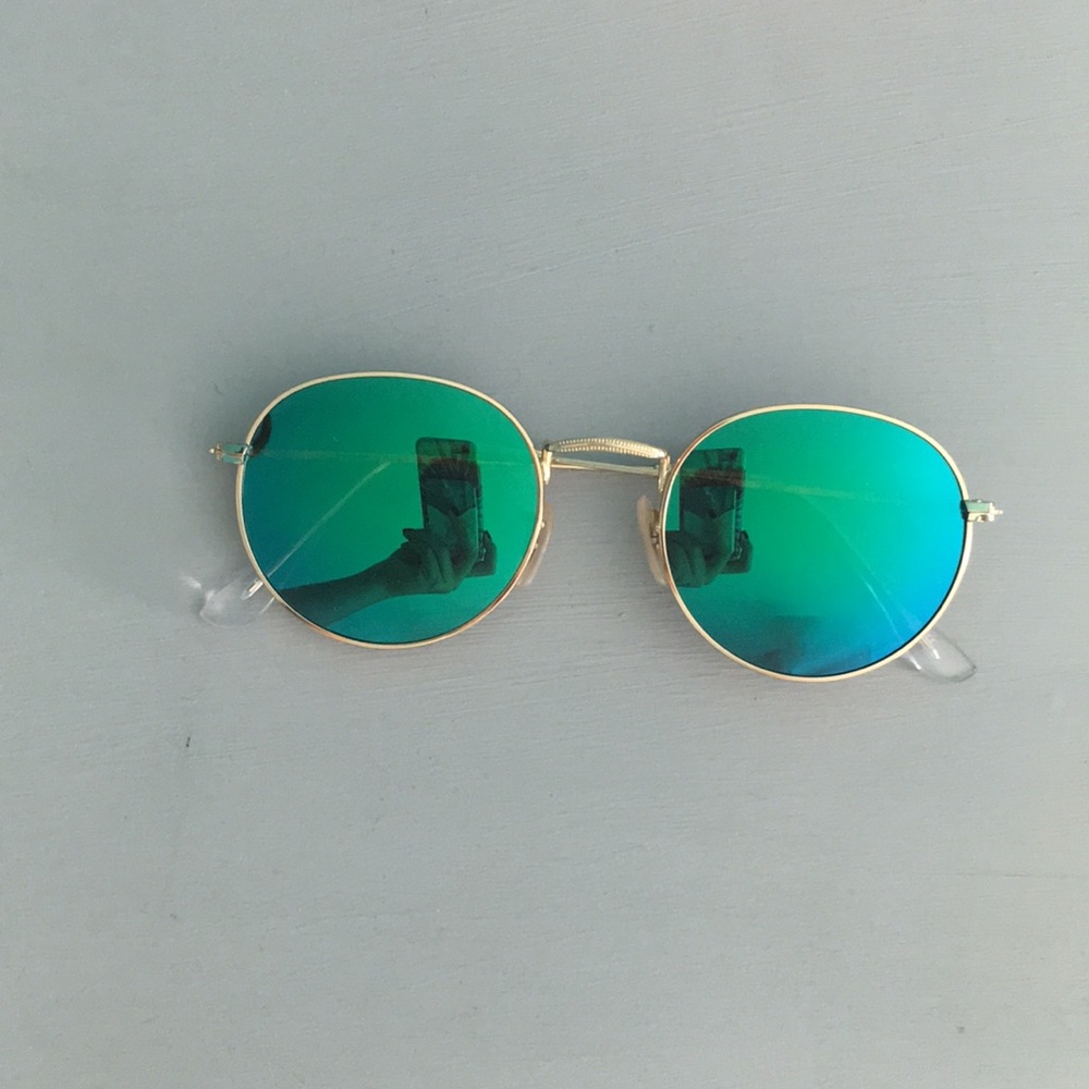 Blue/green polarized sunglasses